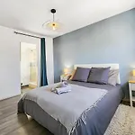 Cote & Vigne - Cozy With Swimming Pool Villa