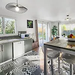 Cote & Vigne - Cozy With Swimming Pool Villa *