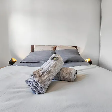 Cote & Vigne - Cozy With Swimming Pool Vila *